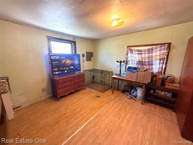 18318 Deering Street, Livonia, MI 48152