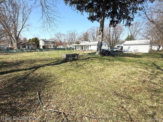 18318 Deering Street, Livonia, MI 48152