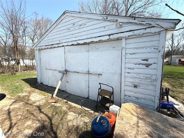 18318 Deering Street, Livonia, MI 48152