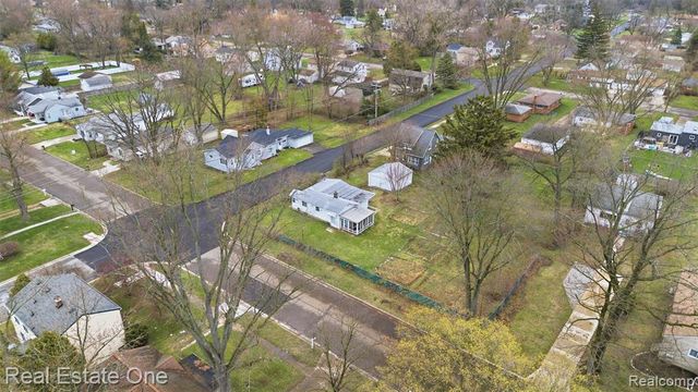 18318 Deering Street, Livonia, MI 48152