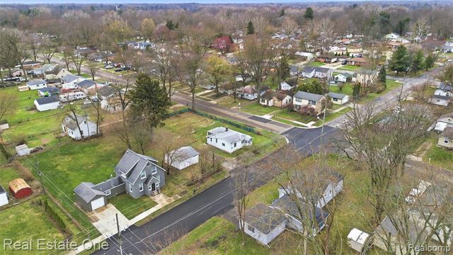 18318 Deering Street, Livonia, MI 48152