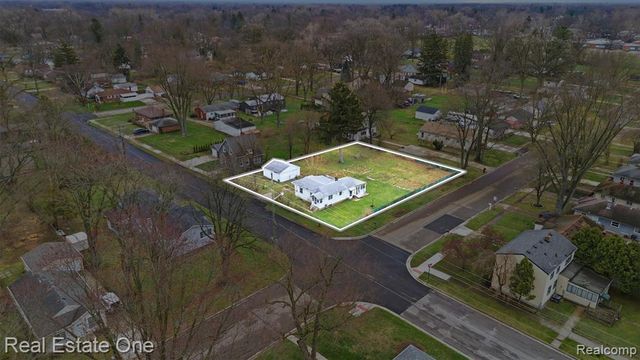 18318 Deering Street, Livonia, MI 48152