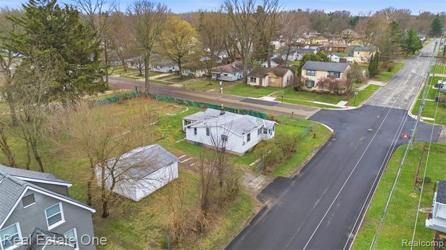 18318 Deering Street, Livonia, MI 48152