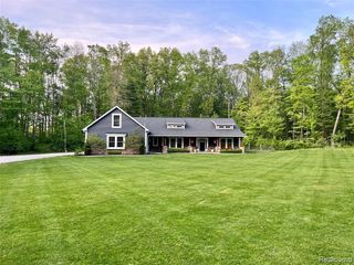 2400 N Hacker Road, Howell, MI 48855