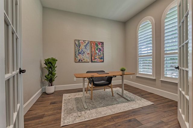 155 W Wading Pond Circle, Tomball, TX 77375