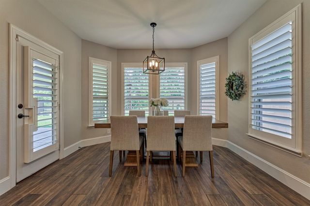 155 W Wading Pond Circle, Tomball, TX 77375