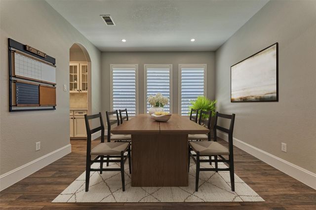 155 W Wading Pond Circle, Tomball, TX 77375