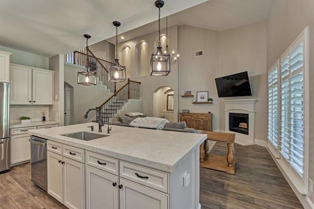 155 W Wading Pond Circle, Tomball, TX 77375