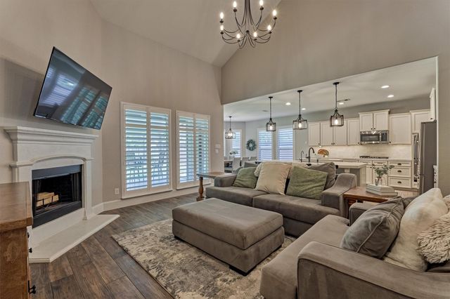 155 W Wading Pond Circle, Tomball, TX 77375
