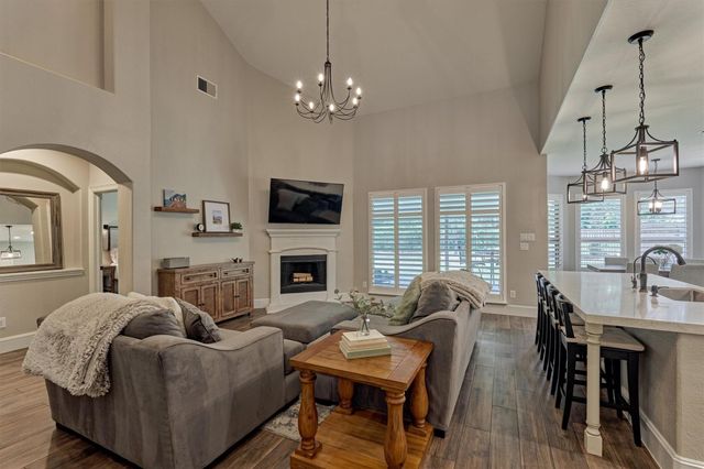 155 W Wading Pond Circle, Tomball, TX 77375