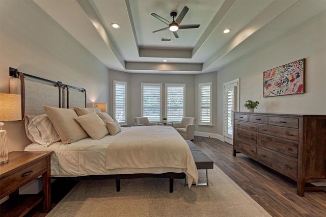 155 W Wading Pond Circle, Tomball, TX 77375