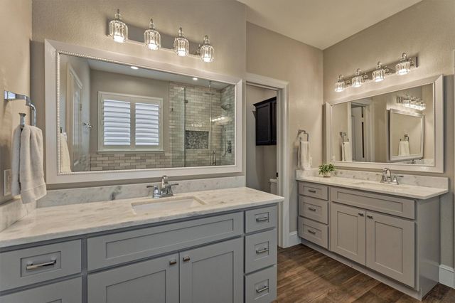 155 W Wading Pond Circle, Tomball, TX 77375