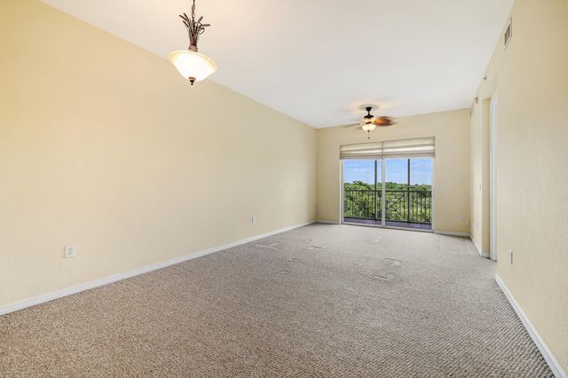 3600 OAKS CLUBHOUSE Drive 505, Pompano Beach, FL 33069