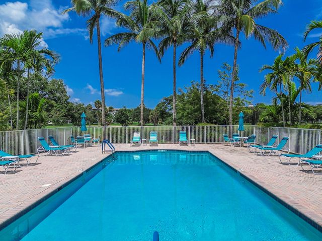 3600 OAKS CLUBHOUSE Drive 505, Pompano Beach, FL 33069