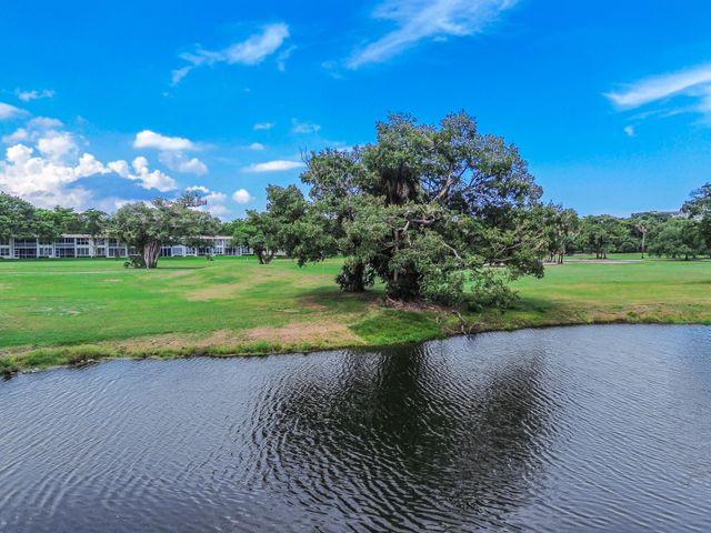 3600 OAKS CLUBHOUSE Drive 505, Pompano Beach, FL 33069