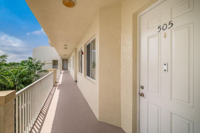 3600 OAKS CLUBHOUSE Drive 505, Pompano Beach, FL 33069
