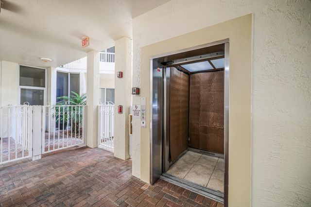 3600 OAKS CLUBHOUSE Drive 505, Pompano Beach, FL 33069