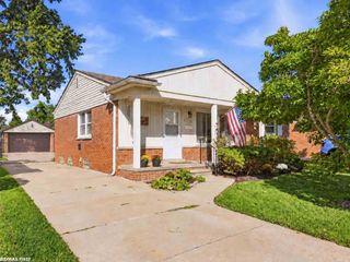 25747 Belleair Street, Roseville, MI 48066