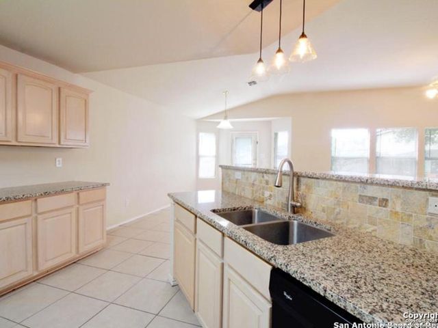 7326 TAMBURO TRL, San Antonio, TX 78266
