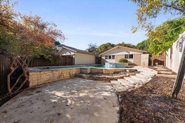 10528 Swallow Lane, Dallas, TX 75218