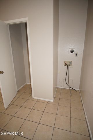 2917 E Glen Drive, A, El Paso, TX 79936