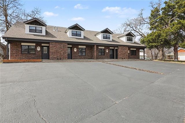 106A Smith Street, Smithville, MO 64089