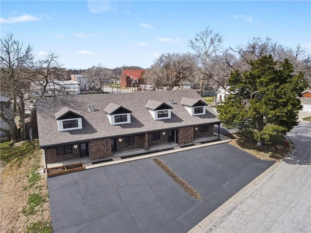 106A Smith Street, Smithville, MO 64089