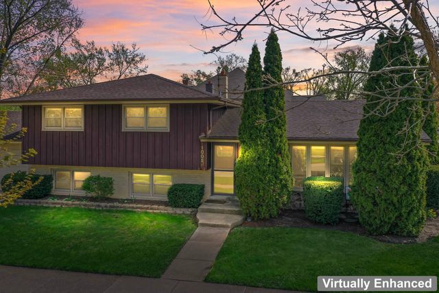 1005 E Orchard Street, Arlington Heights, IL 60005