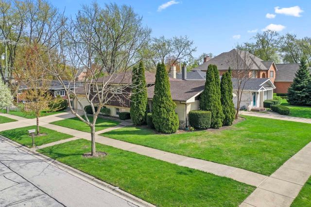 1005 E Orchard Street, Arlington Heights, IL 60005