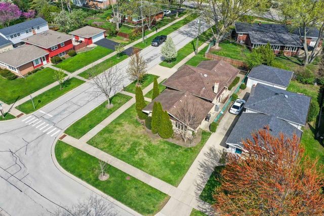 1005 E Orchard Street, Arlington Heights, IL 60005