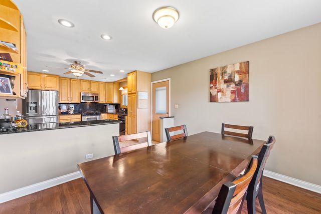 1005 E Orchard Street, Arlington Heights, IL 60005