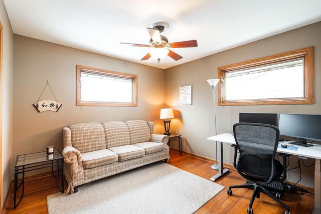 4049 S Hately AVENUE, Saint Francis, WI 53235