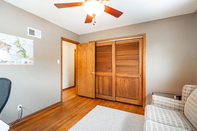 4049 S Hately AVENUE, Saint Francis, WI 53235