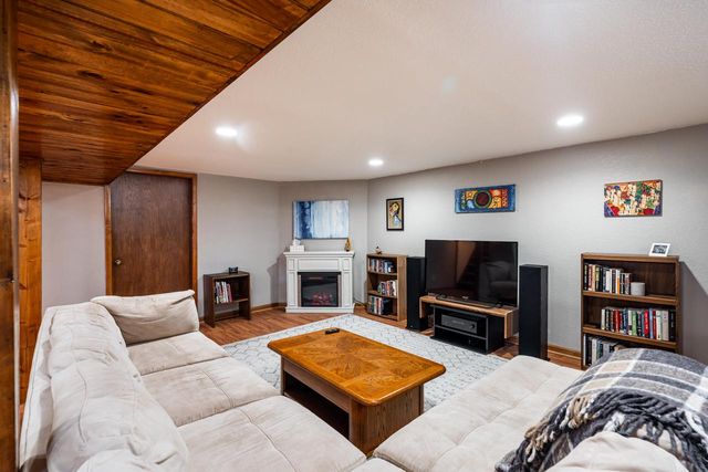 4049 S Hately AVENUE, Saint Francis, WI 53235