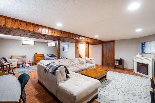 4049 S Hately AVENUE, Saint Francis, WI 53235