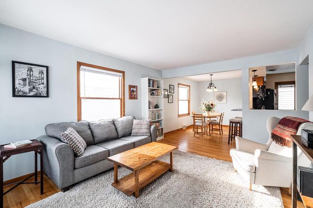 4049 S Hately AVENUE, Saint Francis, WI 53235