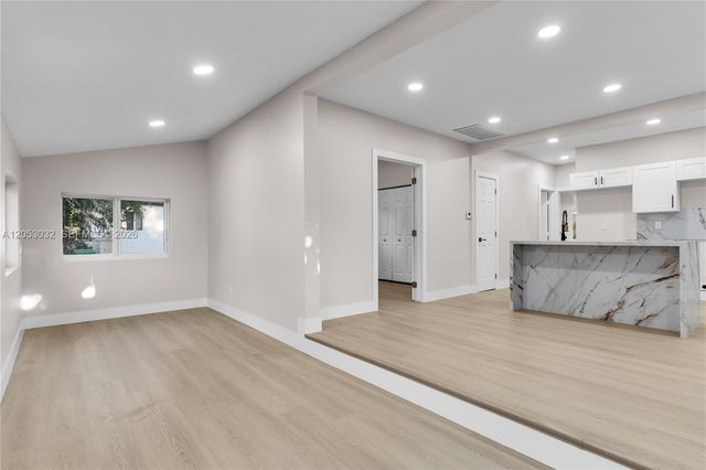559 NW 2nd St, Florida City, FL 33034