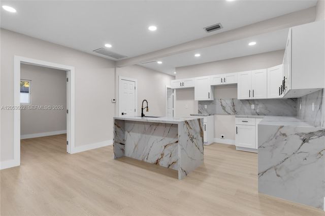 559 NW 2nd St, Florida City, FL 33034
