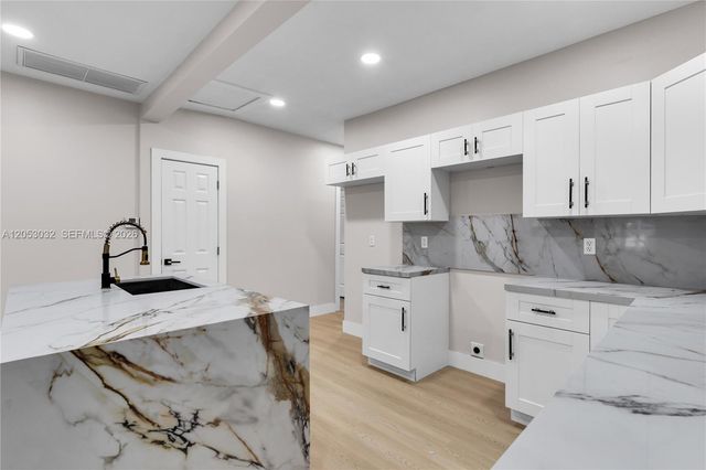 559 NW 2nd St, Florida City, FL 33034