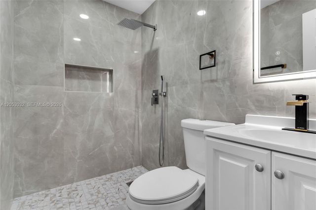 559 NW 2nd St, Florida City, FL 33034