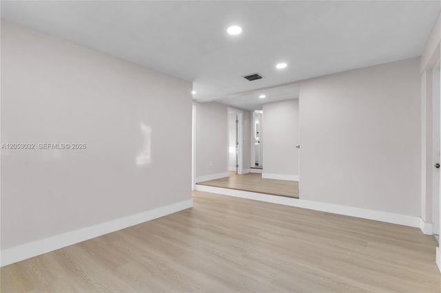 559 NW 2nd St, Florida City, FL 33034