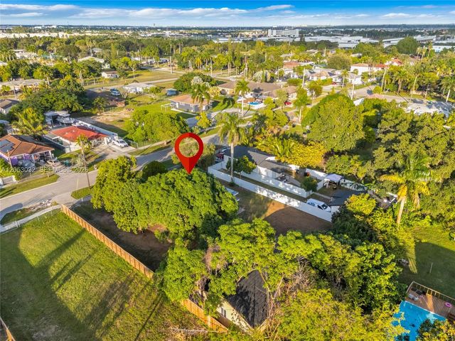 559 NW 2nd St, Florida City, FL 33034