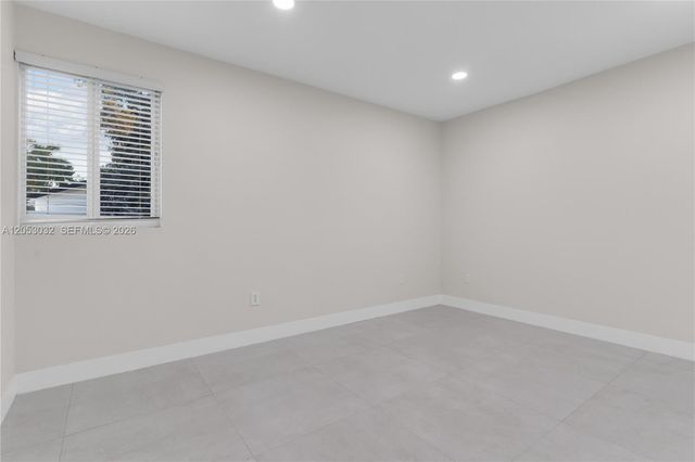 559 NW 2nd St, Florida City, FL 33034