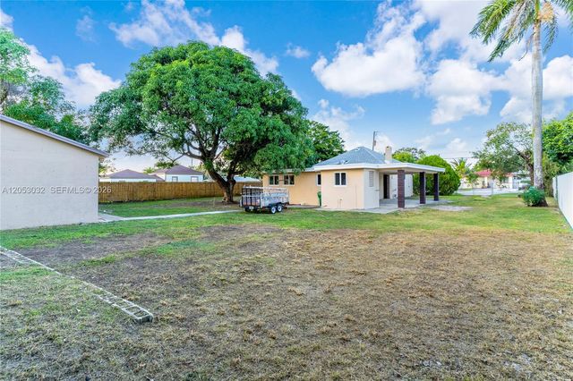 559 NW 2nd St, Florida City, FL 33034