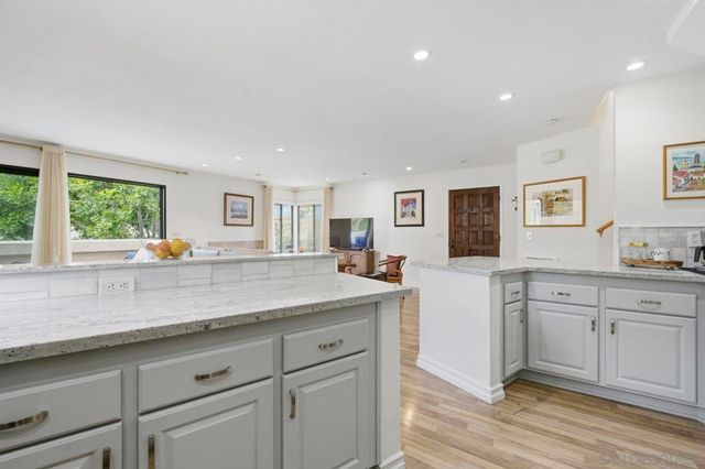 2742 Ariane Drive 153, San Diego, CA 92117