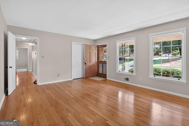 2569 Skylane Drive, Marietta, GA 30062