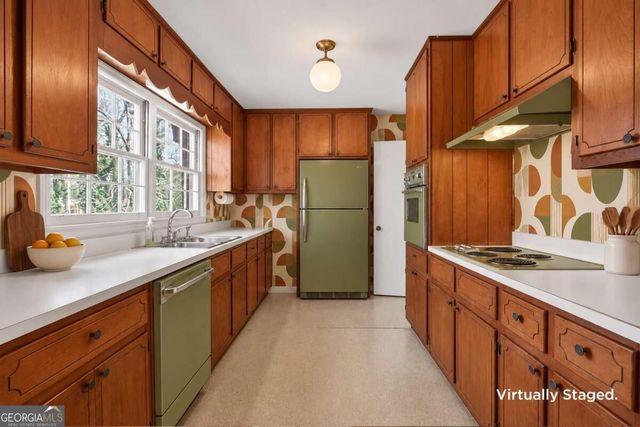 2569 Skylane Drive, Marietta, GA 30062
