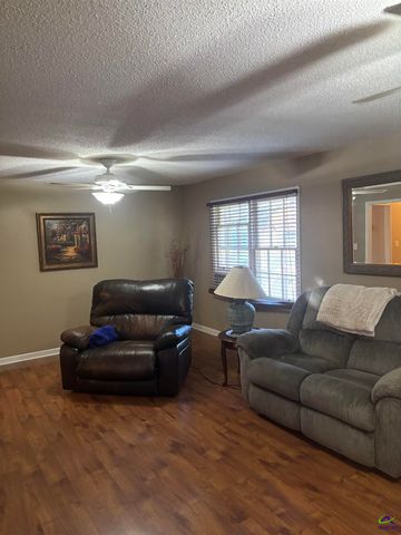 719 Meadowridge Drive, Warner Robins, GA 31093