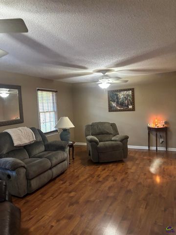 719 Meadowridge Drive, Warner Robins, GA 31093