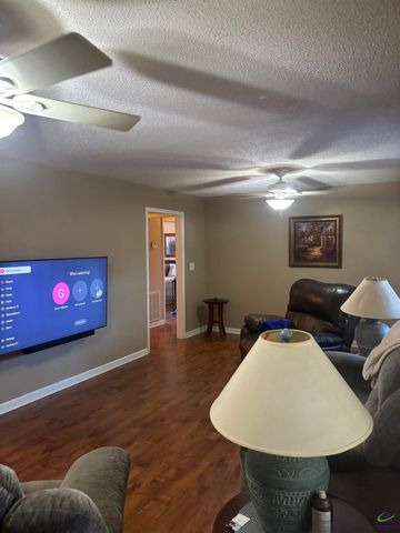 719 Meadowridge Drive, Warner Robins, GA 31093